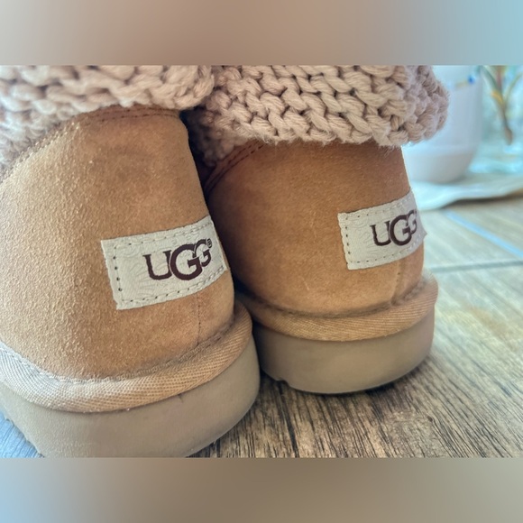 UGG Boot EUC Size 10-11 worn once LIKE NEW no tags - Picture 14 of 16